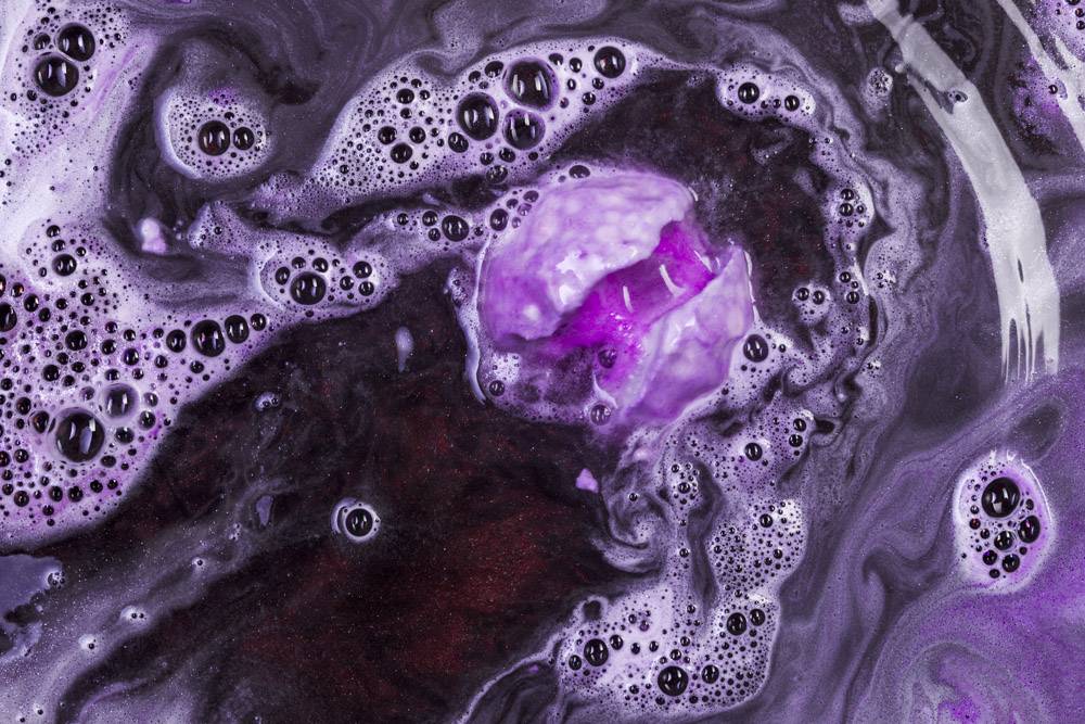 水中起泡的紫色浴缸炸弹 图片素材 图片id 其他类别 生活百科 图片素材 淘图网taopic Com