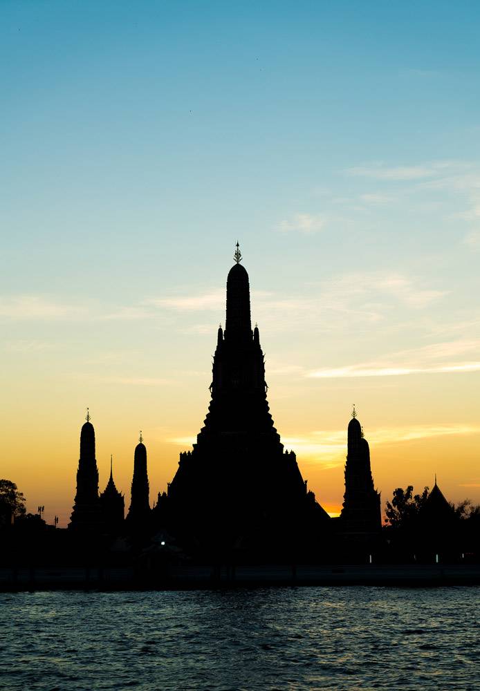 Wat Arun寺庙剪影在曼谷_1166535